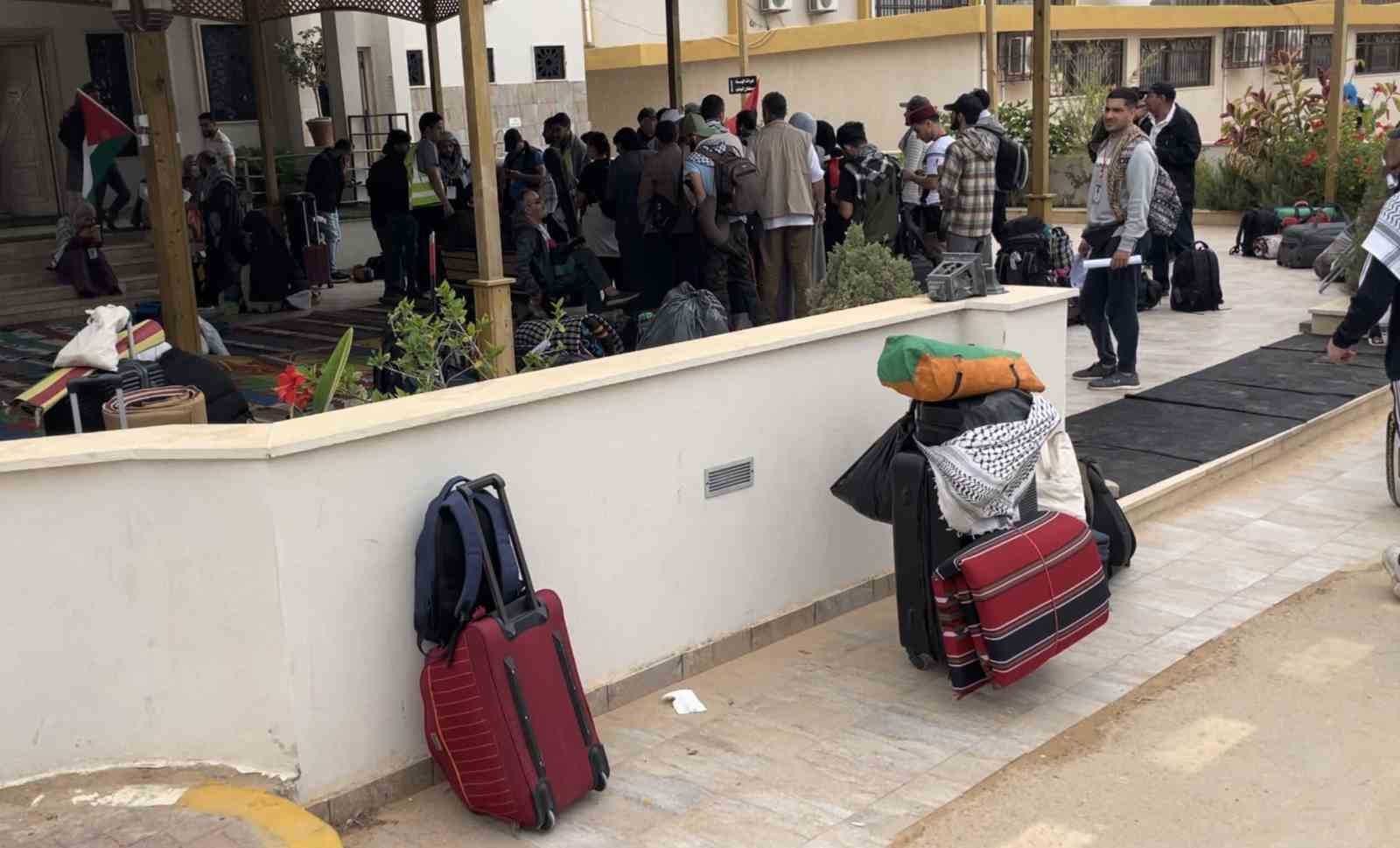 Gazze’ye umut konvoyu: 40 farklı ülkeden 400 aktivist Trablus’tan hareket etti 9 gazzeye umut konvoyu 40 farkli ulkeden 400 aktivist trablustan hareket etti 5 KLnkt9Zl