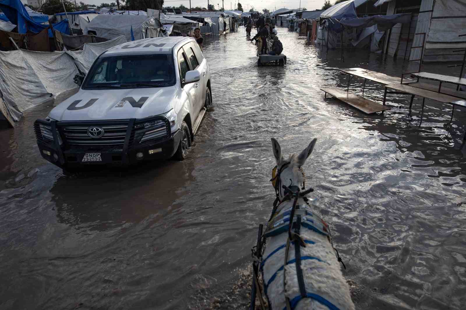 Gazze’yi vuran fırtınada 12 kişi hayatını kaybetti, 27 binden fazla çadır hasar gördü 8 gazzeyi vuran firtinada 12 kisi hayatini kaybetti 27 binden fazla cadir hasar gordu 4 5BYCGFac
