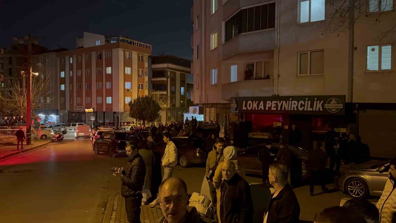 gebzede 5 katli apartmanin girisinde cokme olustu vatandaslar tahliye edildi 0 rVFI4Kv3