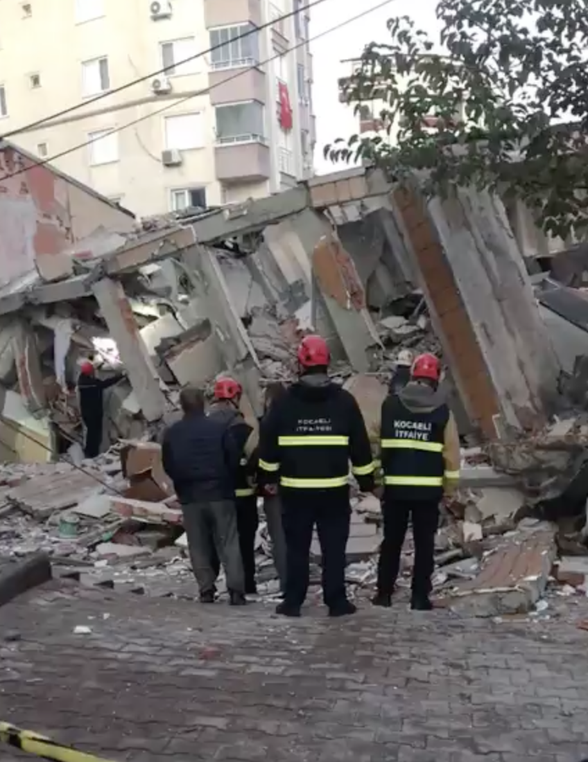 gebzede bina coktu cok sayida ekip sevk edildi 0 gybzmMXG