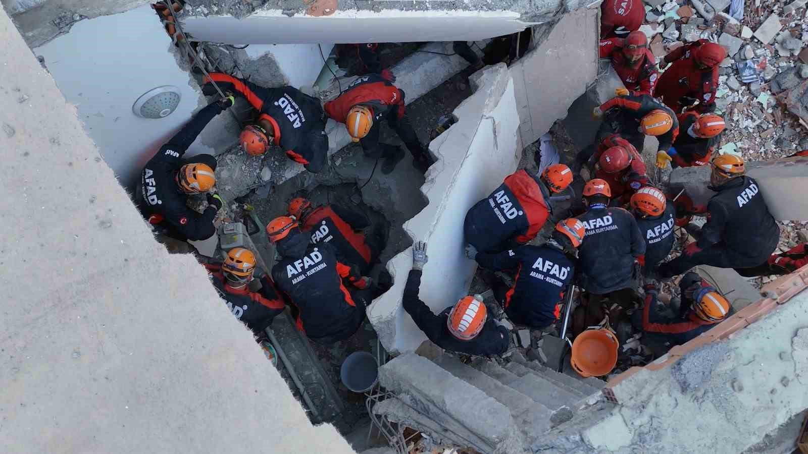 gebzede coken binadaki kurtarma calismalari 11 saatinde havadan goruntulendi 0 5LzRSdYU