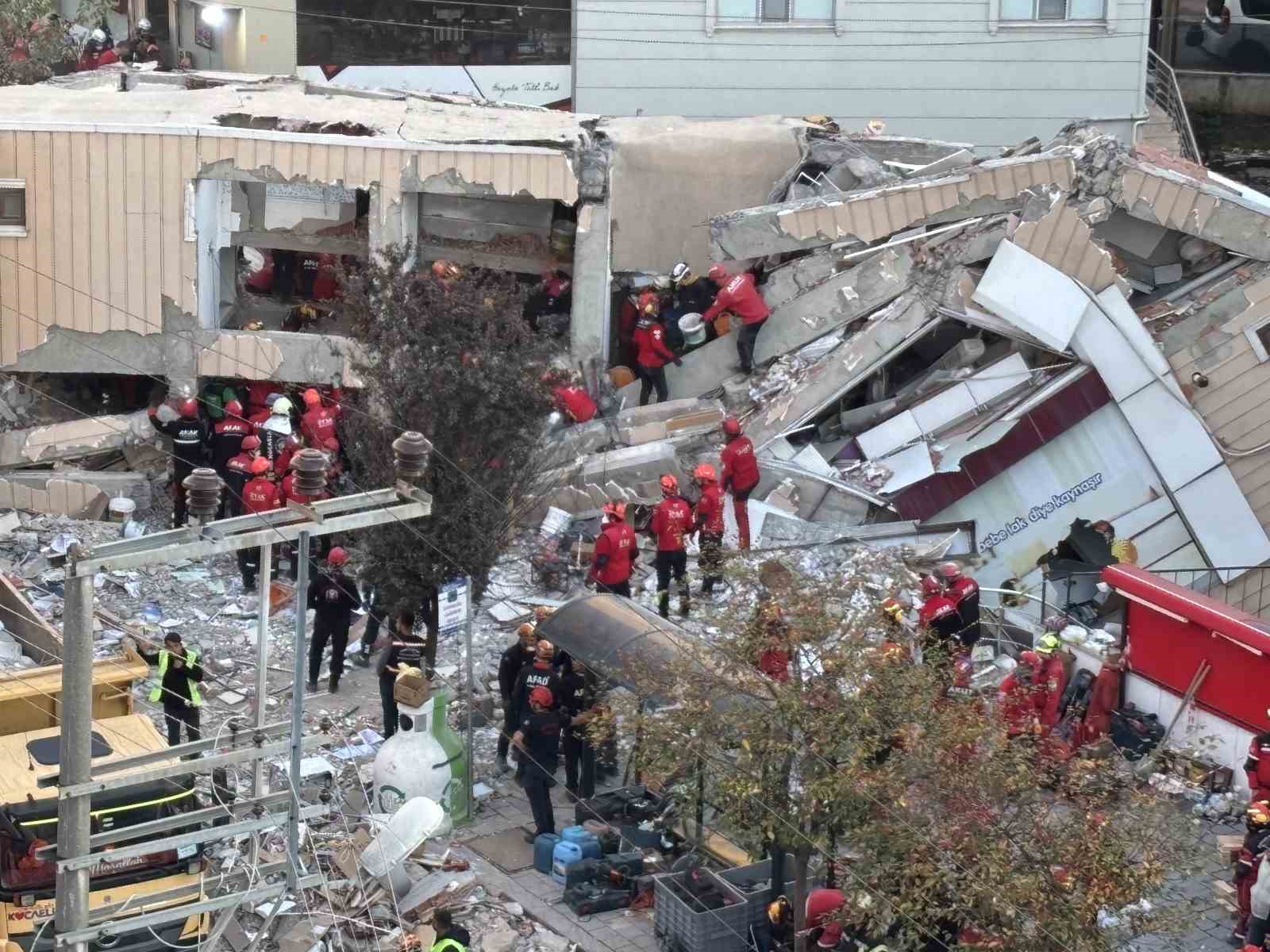 gebzede coken binadaki kurtarma calismalari 11 saatinde havadan goruntulendi 5 iu2Wk5Jr