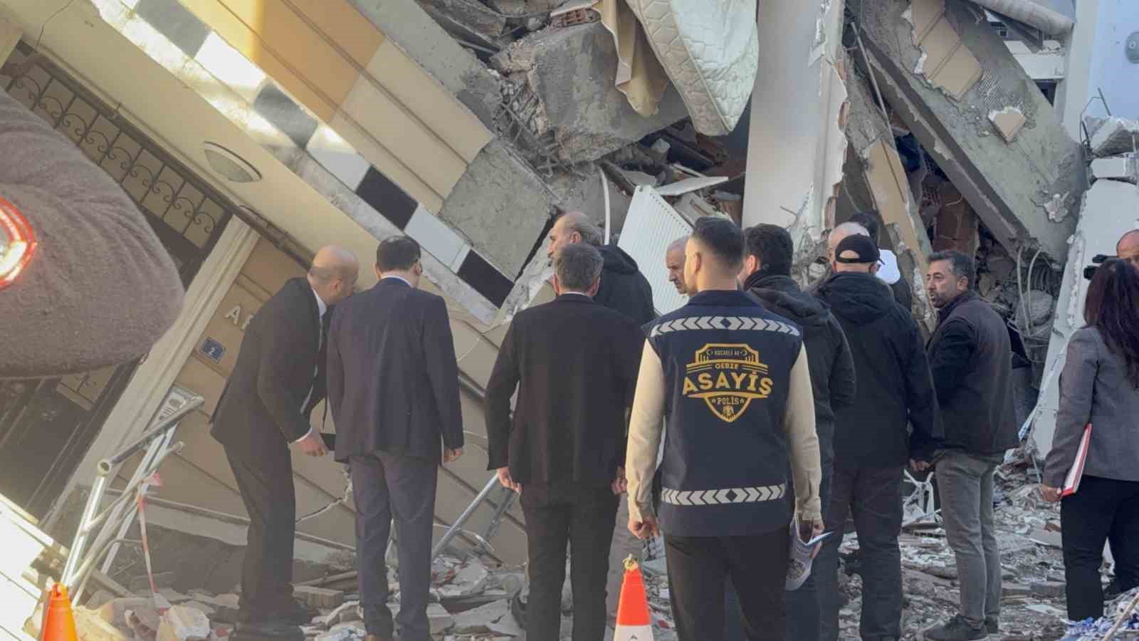 gebzede coken binanin enkazinda inceleme yapiliyor 2 fuKwmKu5