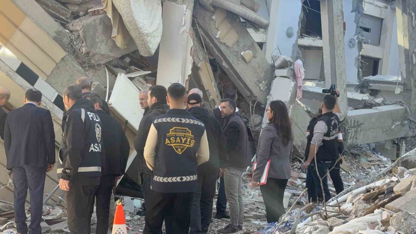gebzede coken binanin enkazinda inceleme yapiliyor 3 PaCD49MI