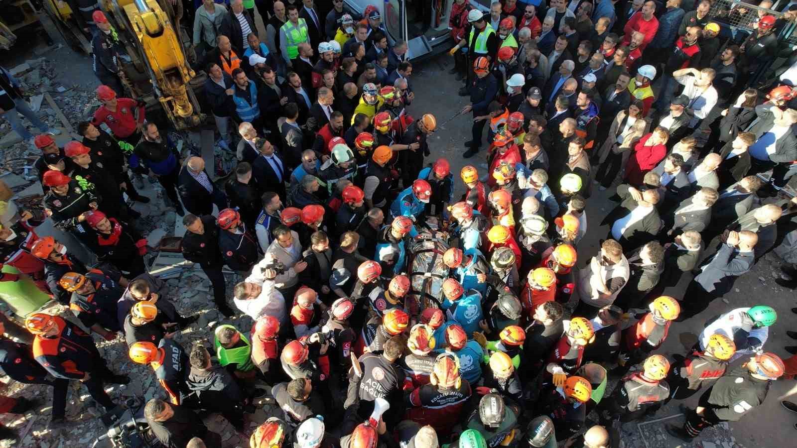 gebzede coken binanin enkazindan 1 kisi sag cikarildi 0