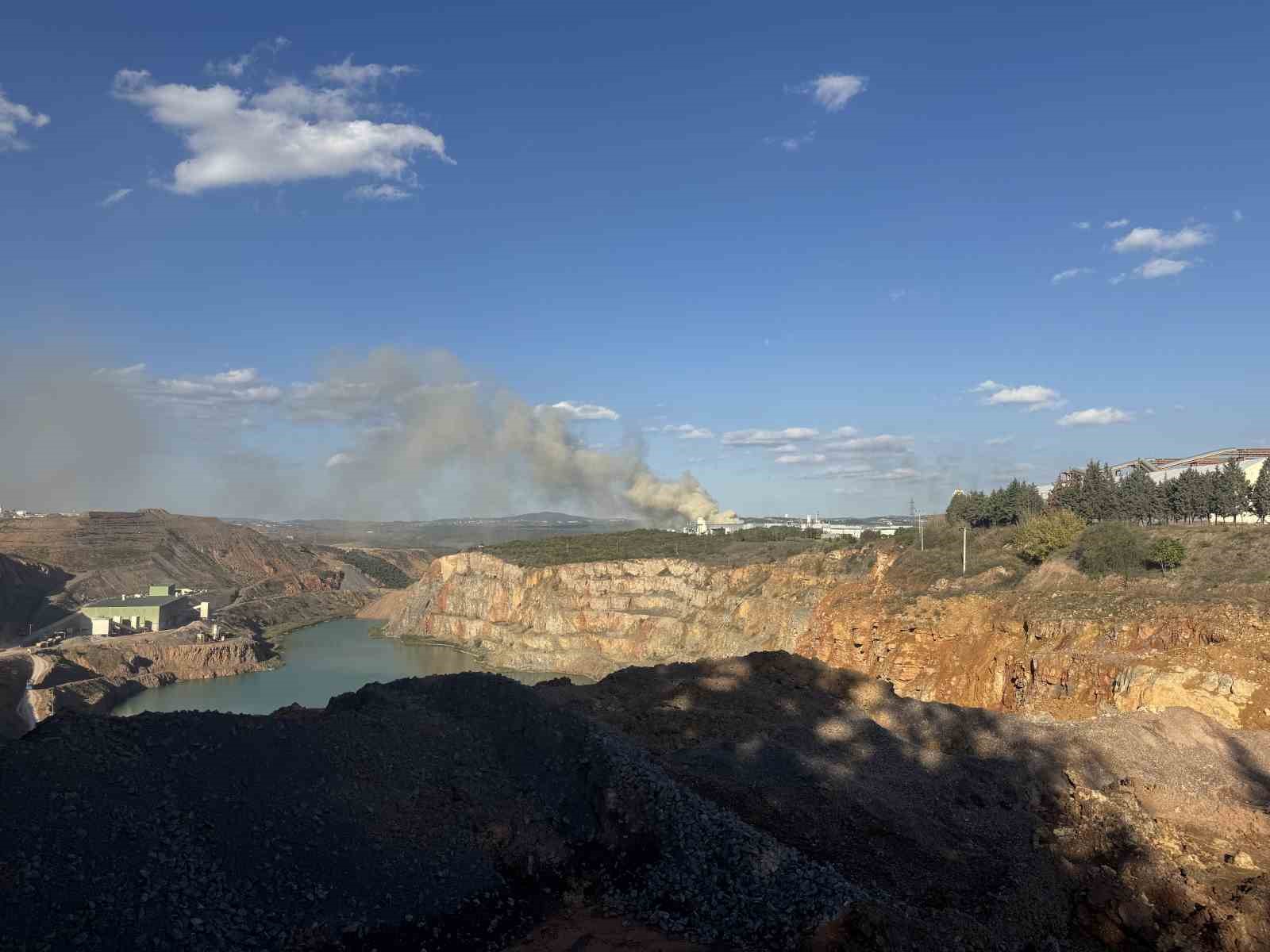 gebzede fabrika bahcesinde korkutan yangin 2 n8pnRvU2