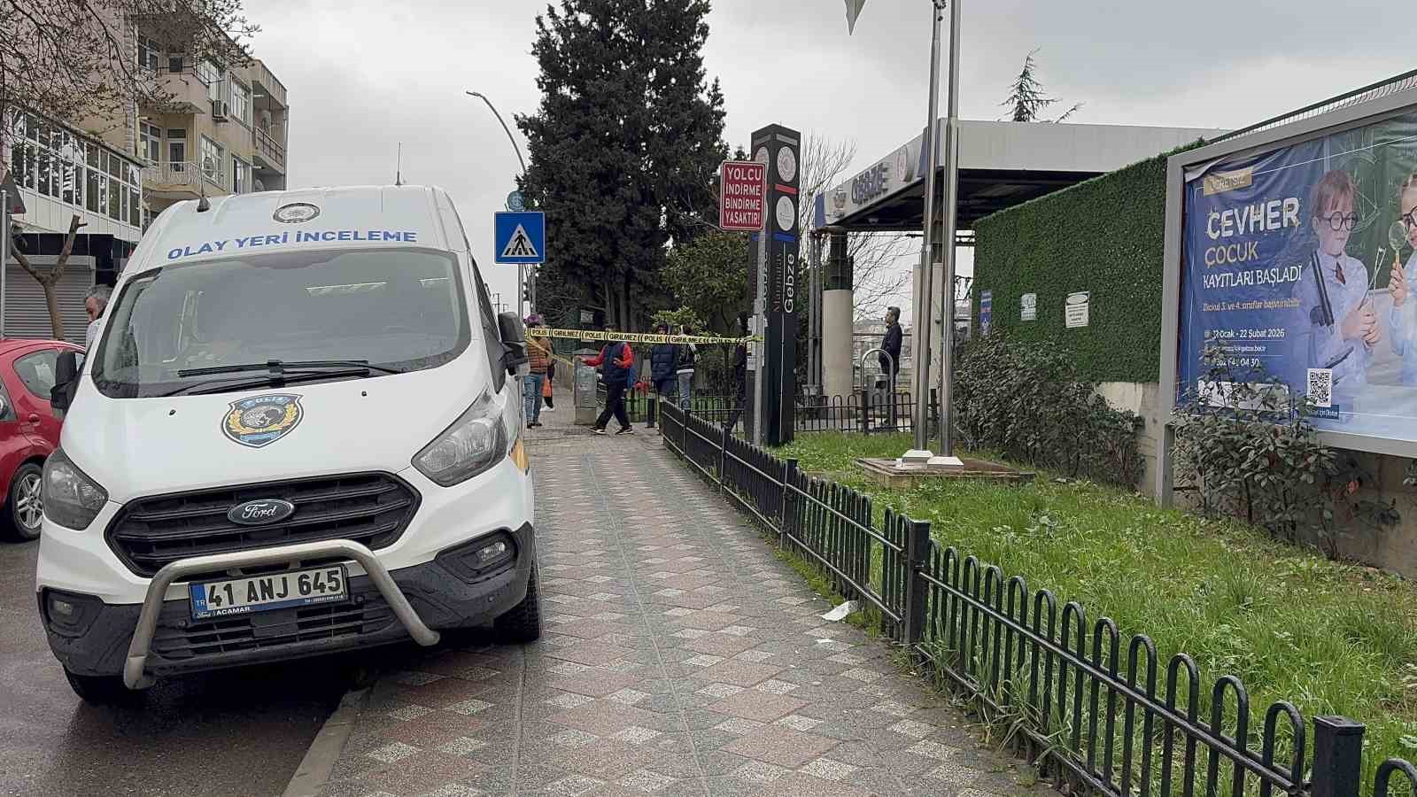 gebzede tren istasyonunda silahla vurulan kadin hayatini kaybetti 1 LmpfVq9p