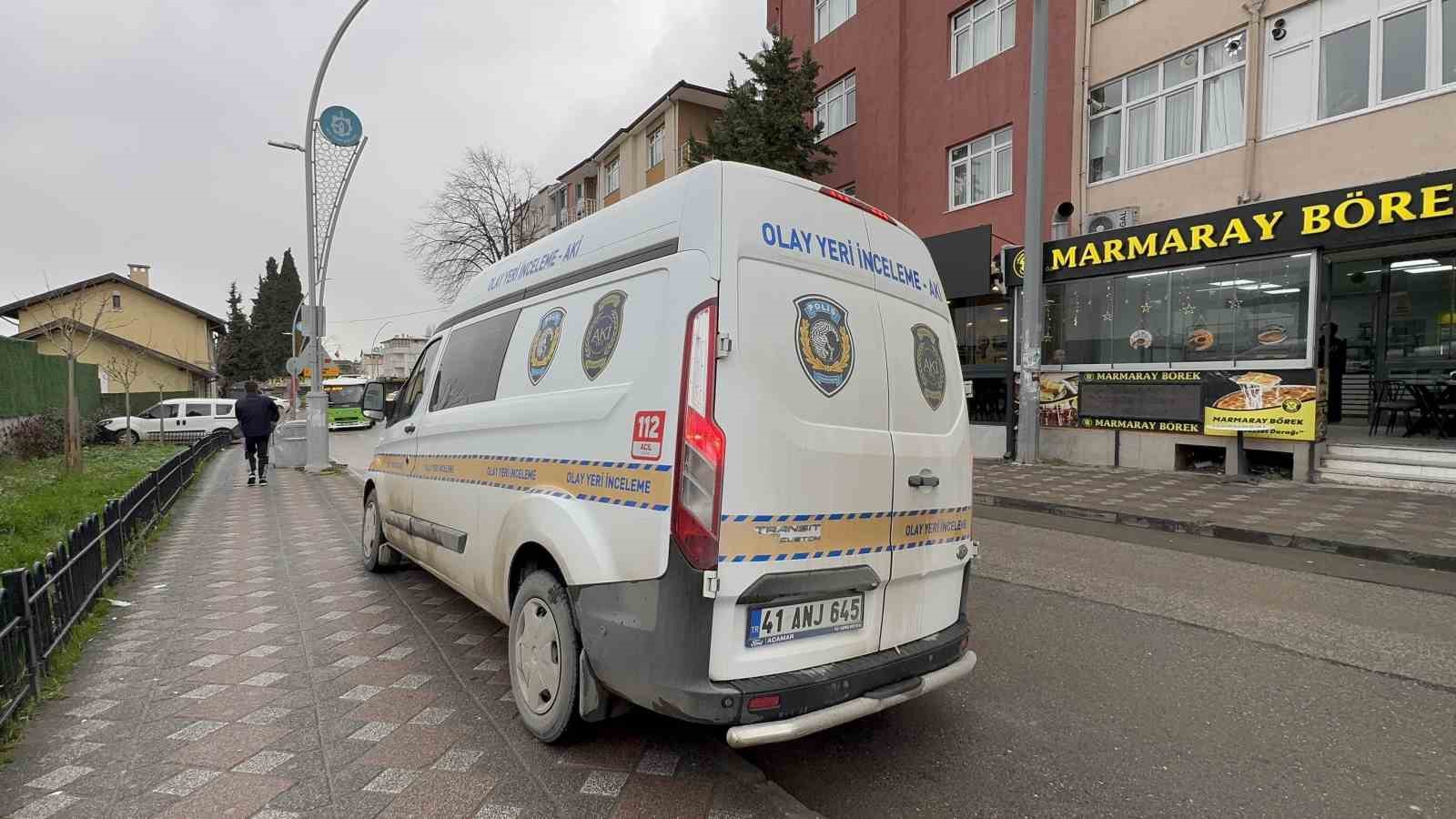 gebzede tren istasyonunda silahla vurulan kadin hayatini kaybetti 2 LqvphYSV
