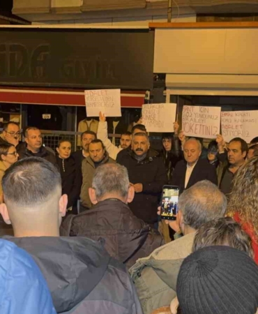 gebzede-yikilan-binanin-cevresindeki-vatandaslar-raporlarin-sonucunu-bekliyor-KHIjsIXp.jpg