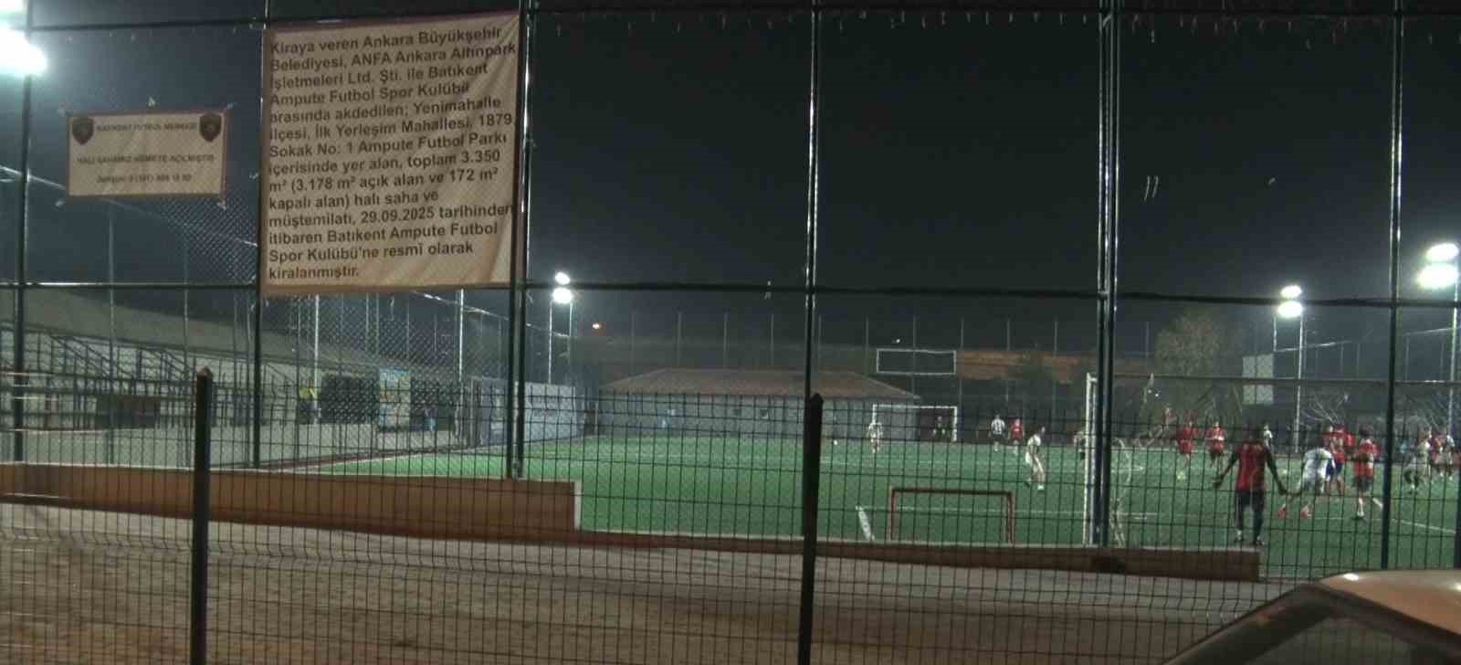 gec saatlere kadar acik olan hali sahadaki asiri gurultu mahalle halkinin kabusu oldu 1