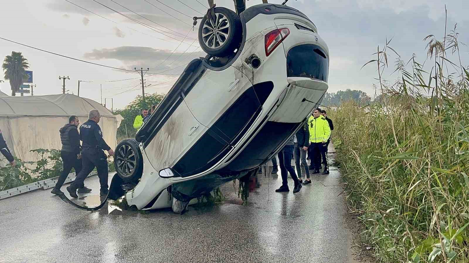 gece evden otomobille ayrilan kadin dereye dusen otomobilde hayatini kaybetti 10 2C5btVJh