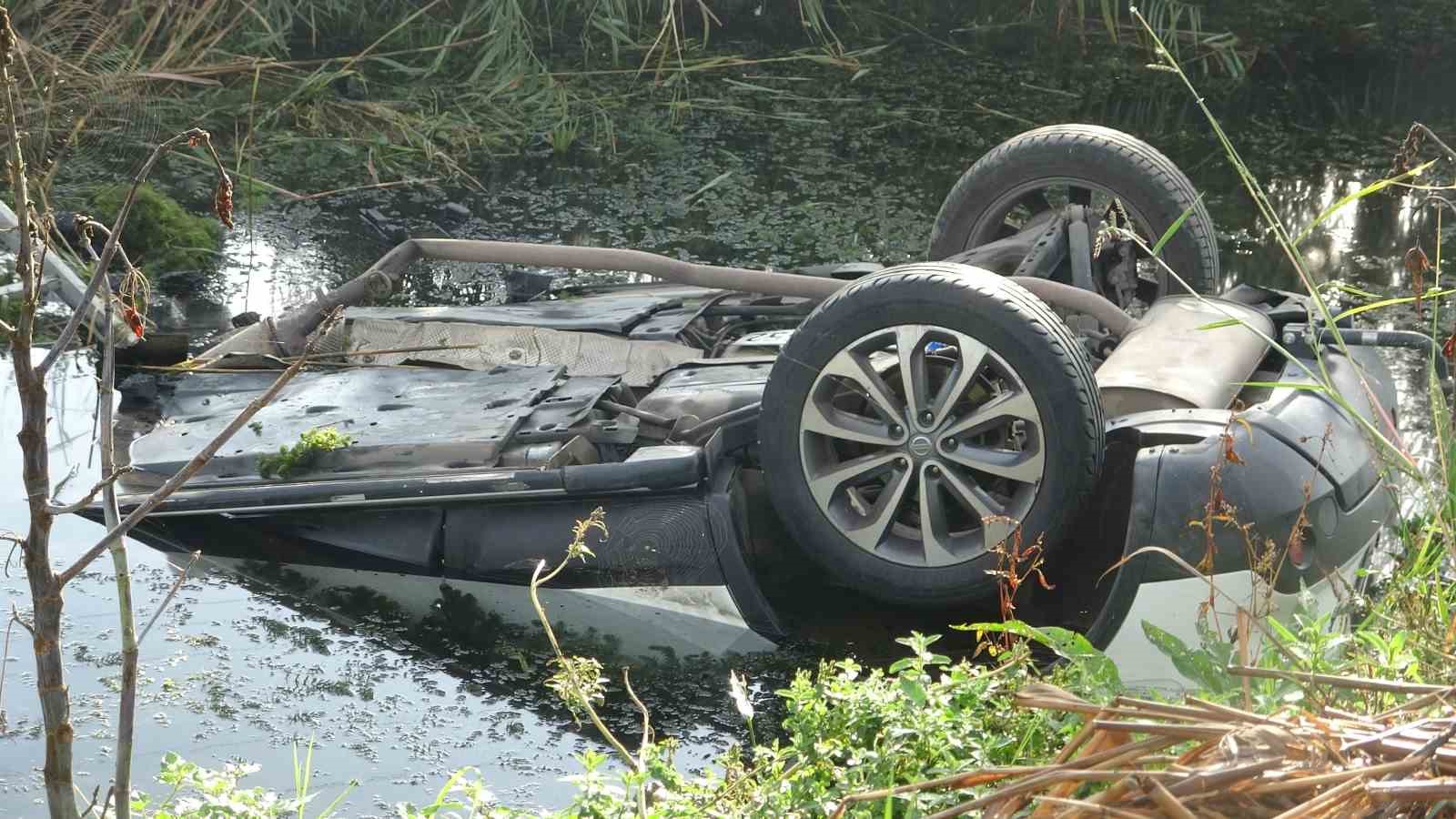 gece evden otomobille ayrilan kadin dereye dusen otomobilde hayatini kaybetti 13