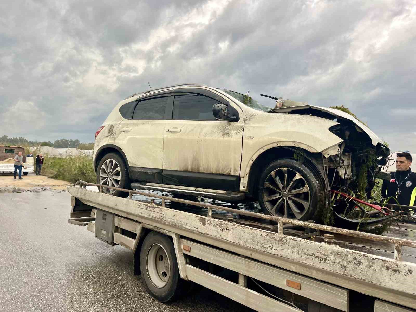 gece evden otomobille ayrilan kadin dereye dusen otomobilde hayatini kaybetti 14 Guju68B2