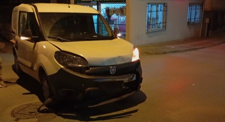 gece saatlerinde sikismali kaza 2 yarali 1 InHNW6LI
