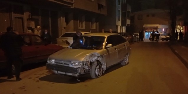 gece saatlerinde sikismali kaza 2 yarali 4 yDOwDBzZ