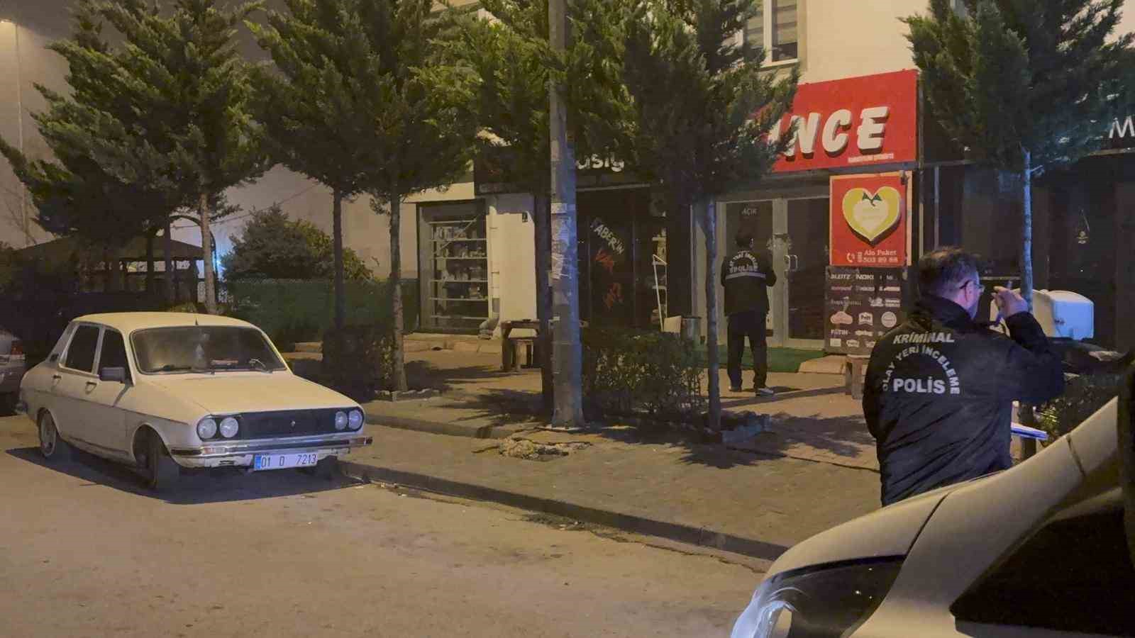 Gece yarısı çiğ köfte dükkanını kurşunlayıp, kaçtılar 7 gece yarisi cig kofte dukkanini kursunlayip kactilar 3 WySbJBhw