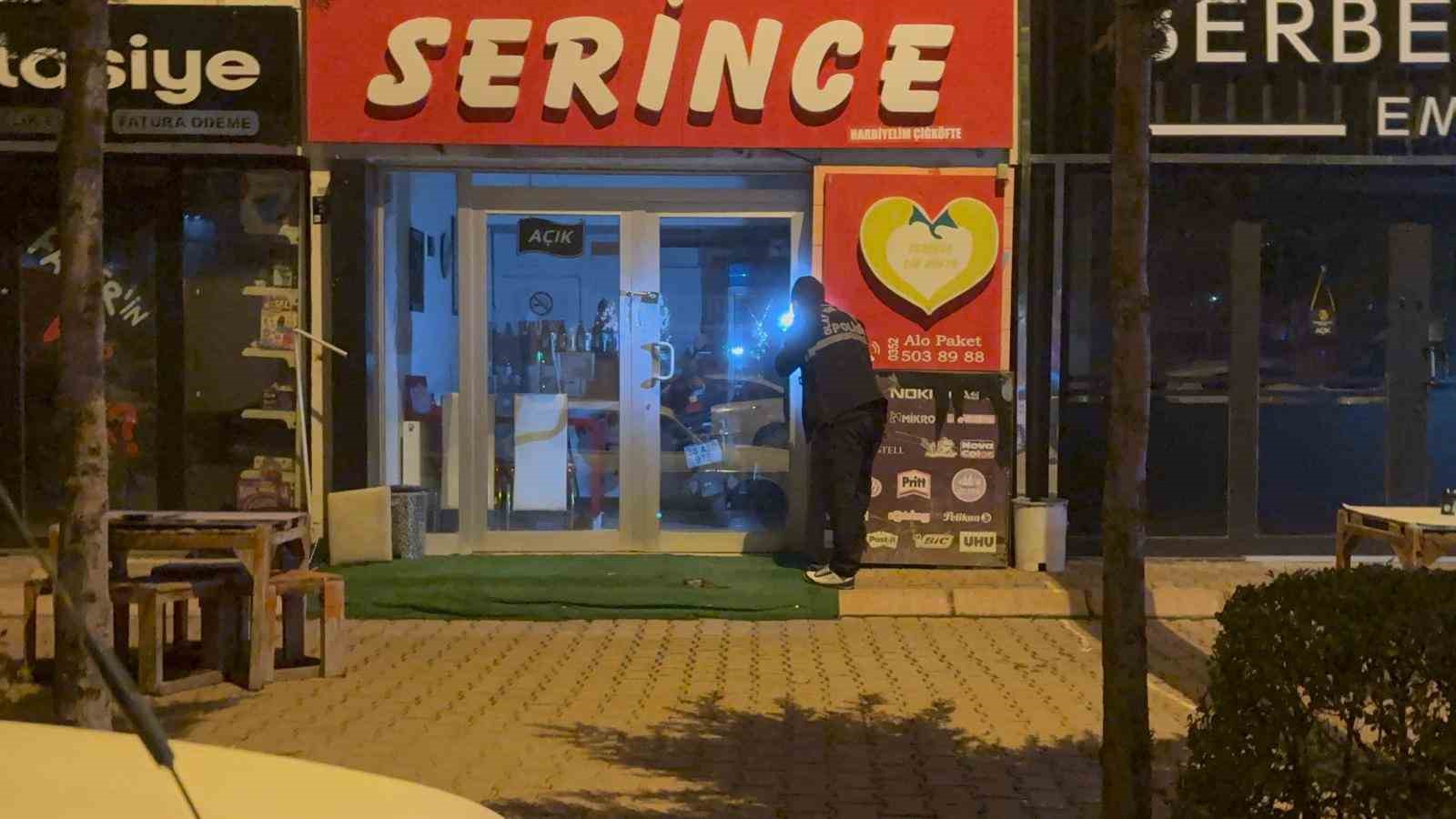 Gece yarısı çiğ köfte dükkanını kurşunlayıp, kaçtılar 8 gece yarisi cig kofte dukkanini kursunlayip kactilar 4 wuBqByMi