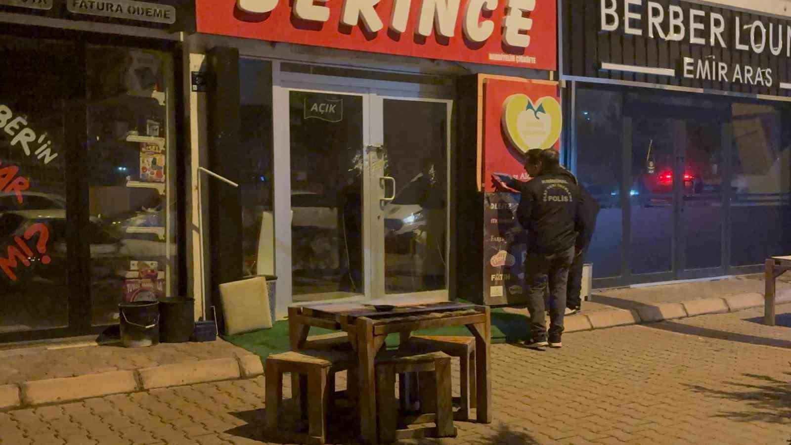 Gece yarısı çiğ köfte dükkanını kurşunlayıp, kaçtılar 9 gece yarisi cig kofte dukkanini kursunlayip kactilar 5 Fzs7kEvc