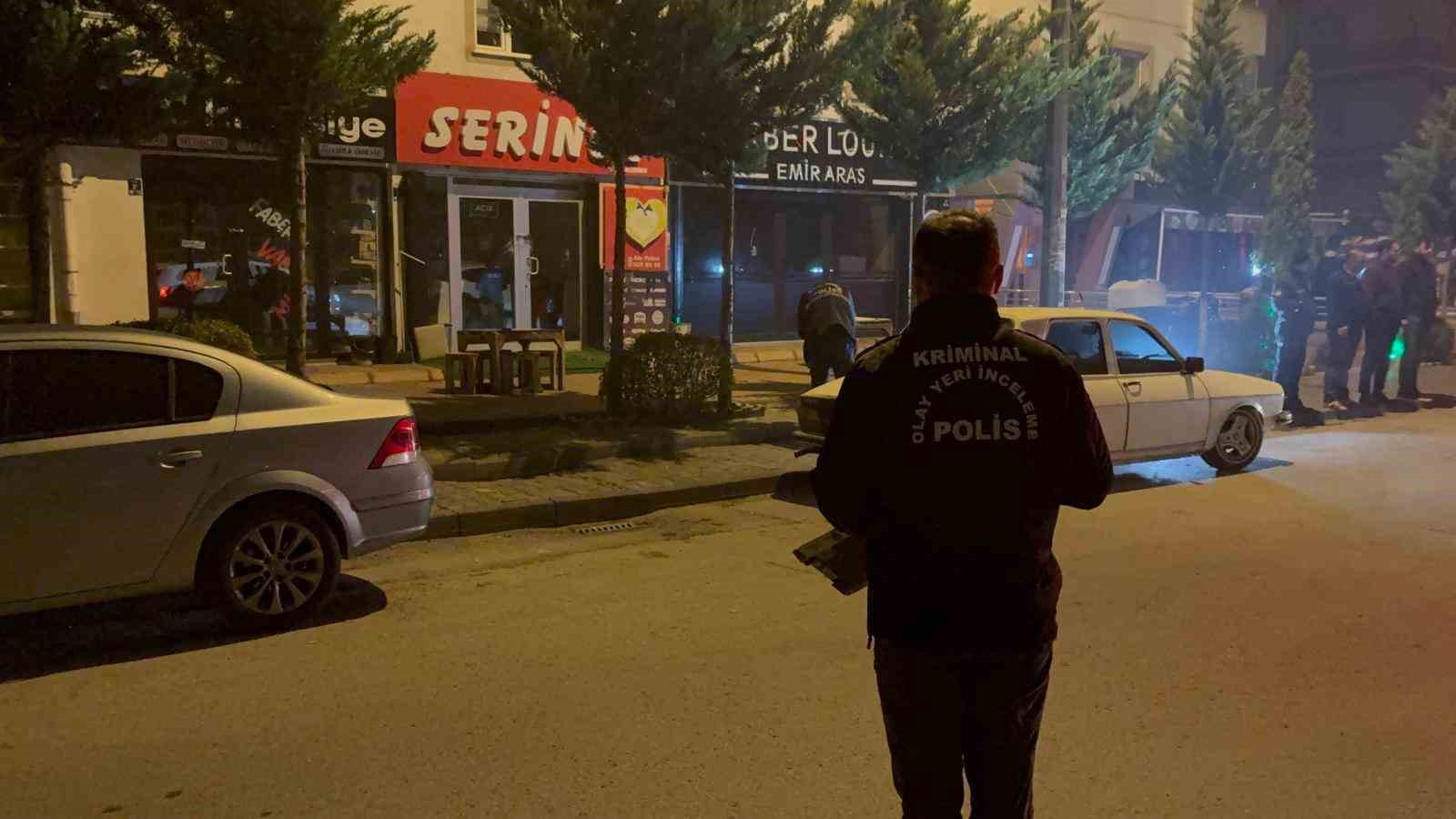 Gece yarısı çiğ köfte dükkanını kurşunlayıp, kaçtılar 10 gece yarisi cig kofte dukkanini kursunlayip kactilar 6 ad5JKAFm