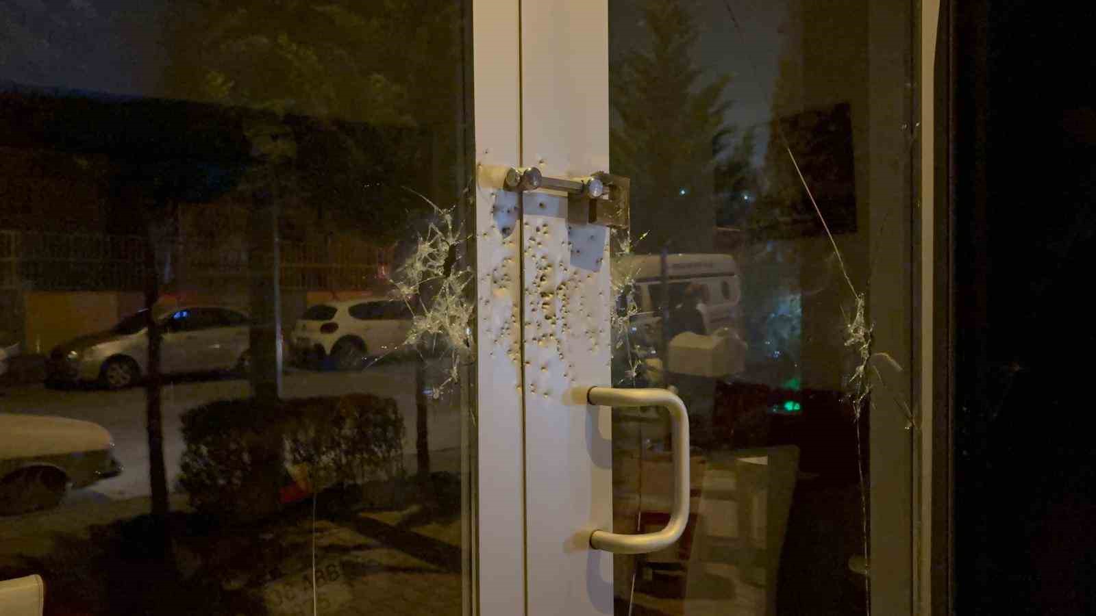 Gece yarısı çiğ köfte dükkanını kurşunlayıp, kaçtılar 12 gece yarisi cig kofte dukkanini kursunlayip kactilar 8