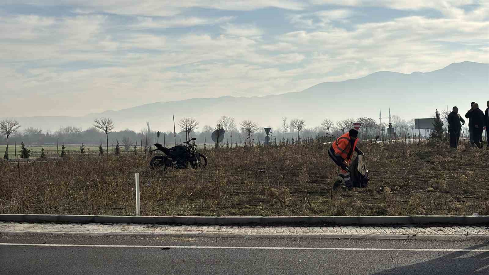 geceden beri haber alinamayan 19 yasindaki genc kaza yapmis halde olu bulundu 0 jRtktGqN