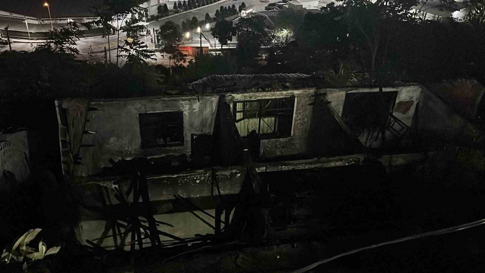 gecekonduda korkutan yangin mutfak tupu patladi 1 pFEA2niF
