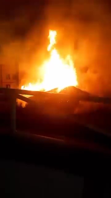 geceyi aydinlatan yangin mahalleyi ayaga kaldirdi 3 OQzIYGgK