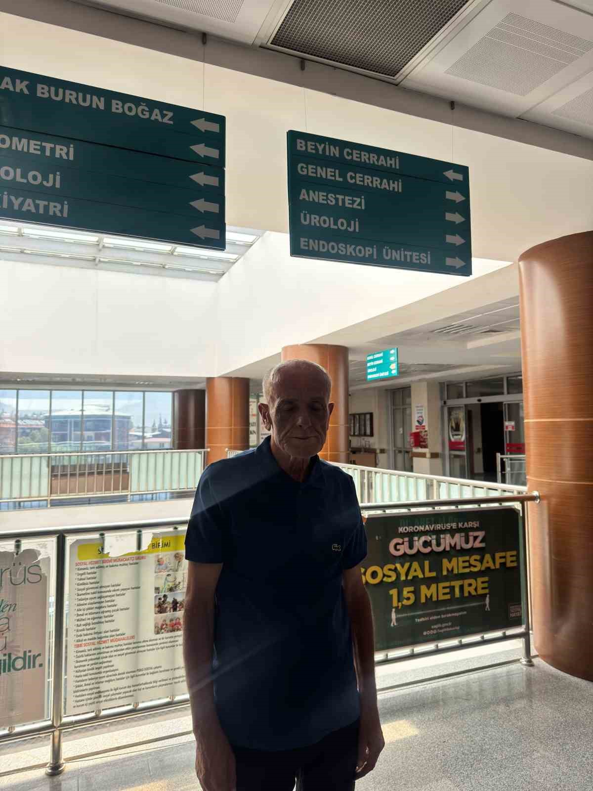 gecmisini unutup sokaklarda yasamaya baslayan adam devletin sefkat elini uzatmasiyla bambaska bir gorunume kavustu nuUYzAgN