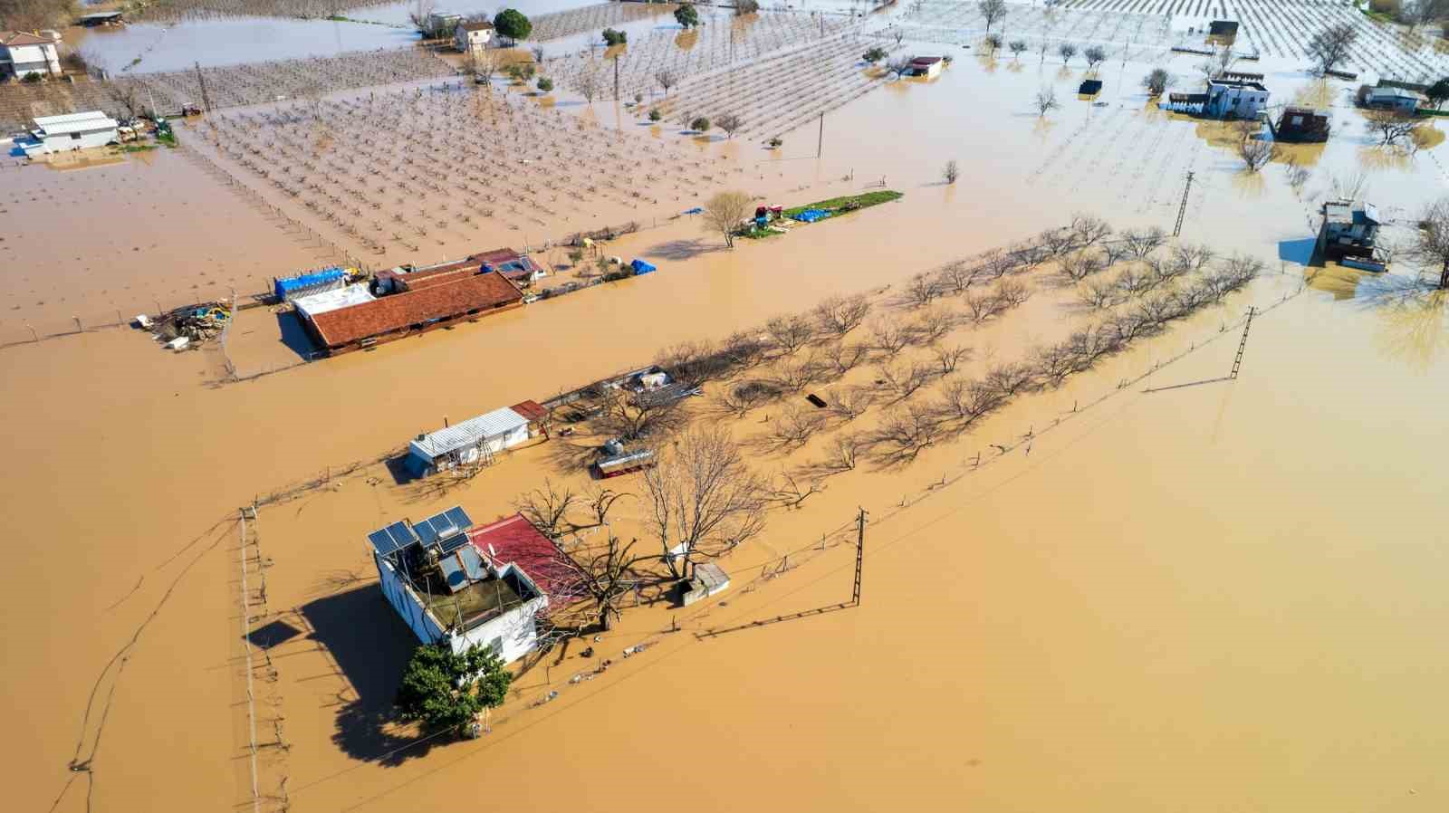 gediz nehri tasti kopruler alarm veriyor 2