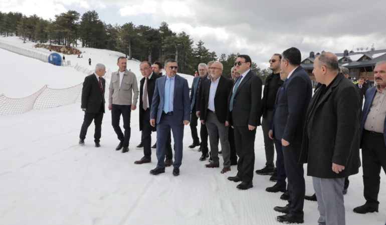 gedizde-buyuk-donusum-murat-dagi-12-ay-turizme-aciliyor-jEXBz9YW.jpg