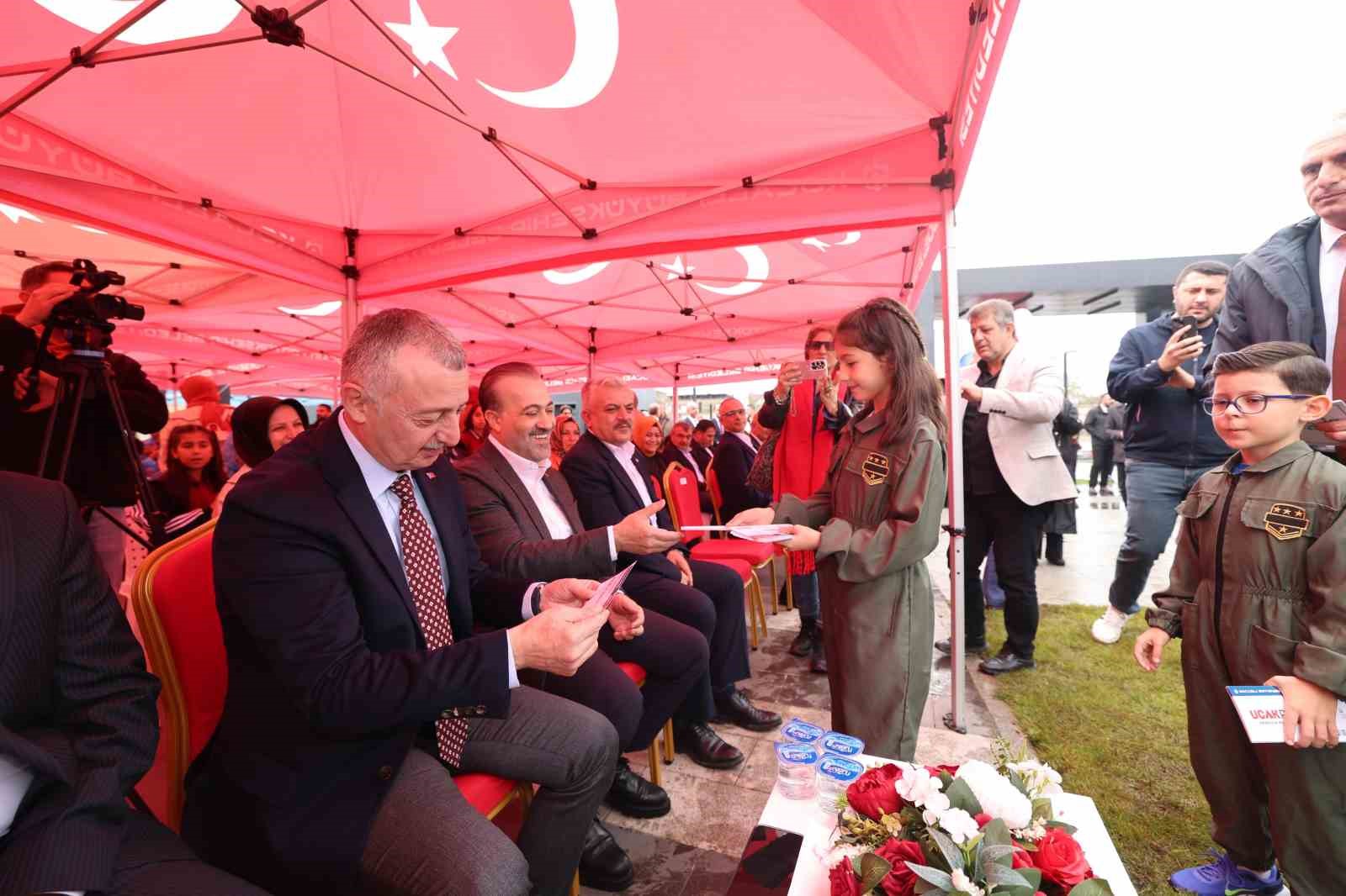 Geleceğe ilham veren proje: Uçuş ömrünü tamamlayan uçak bilime kanat açtı 16 gelecege ilham veren proje ucus omrunu tamamlayan ucak bilime kanat acti 12 Jzf3gfCQ