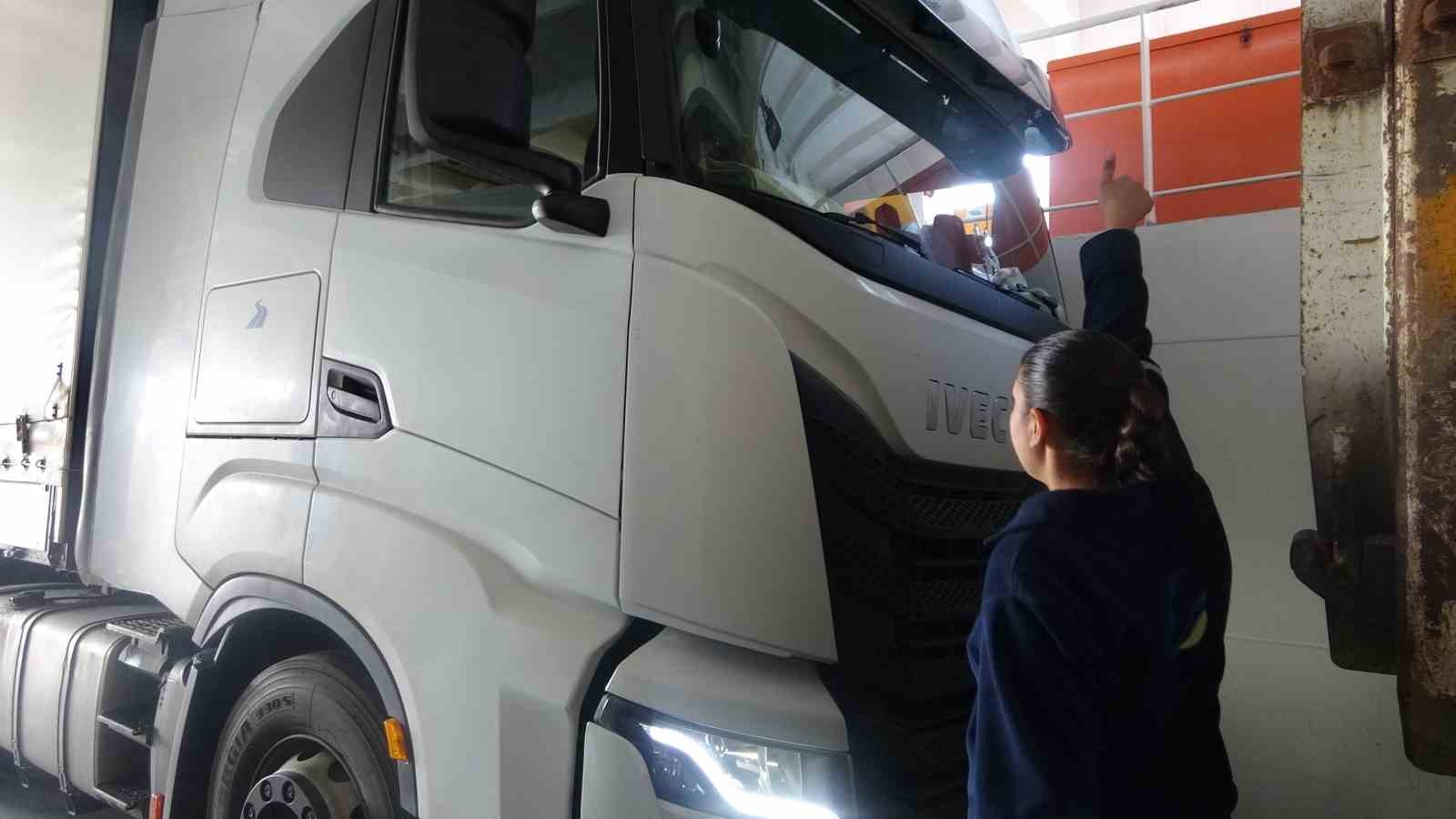 Geleceğin kadın kaptanları denizcilik sektörüne katkı için göreve hazırlanıyor 10 gelecegin kadin kaptanlari denizcilik sektorune katki icin goreve hazirlaniyor 6