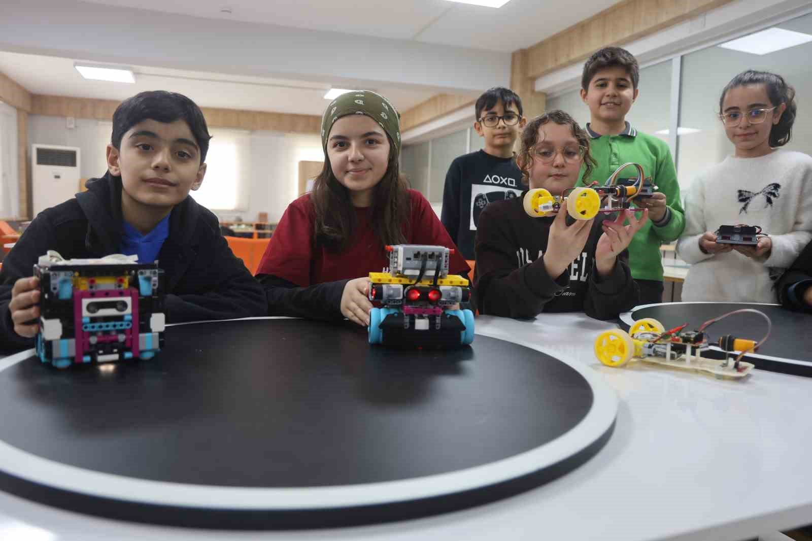 gelecegin kasifleri olacak depremzede cocuklar hataybot robot yarismasina hazirlaniyorlar 3 FQ4mIPfh