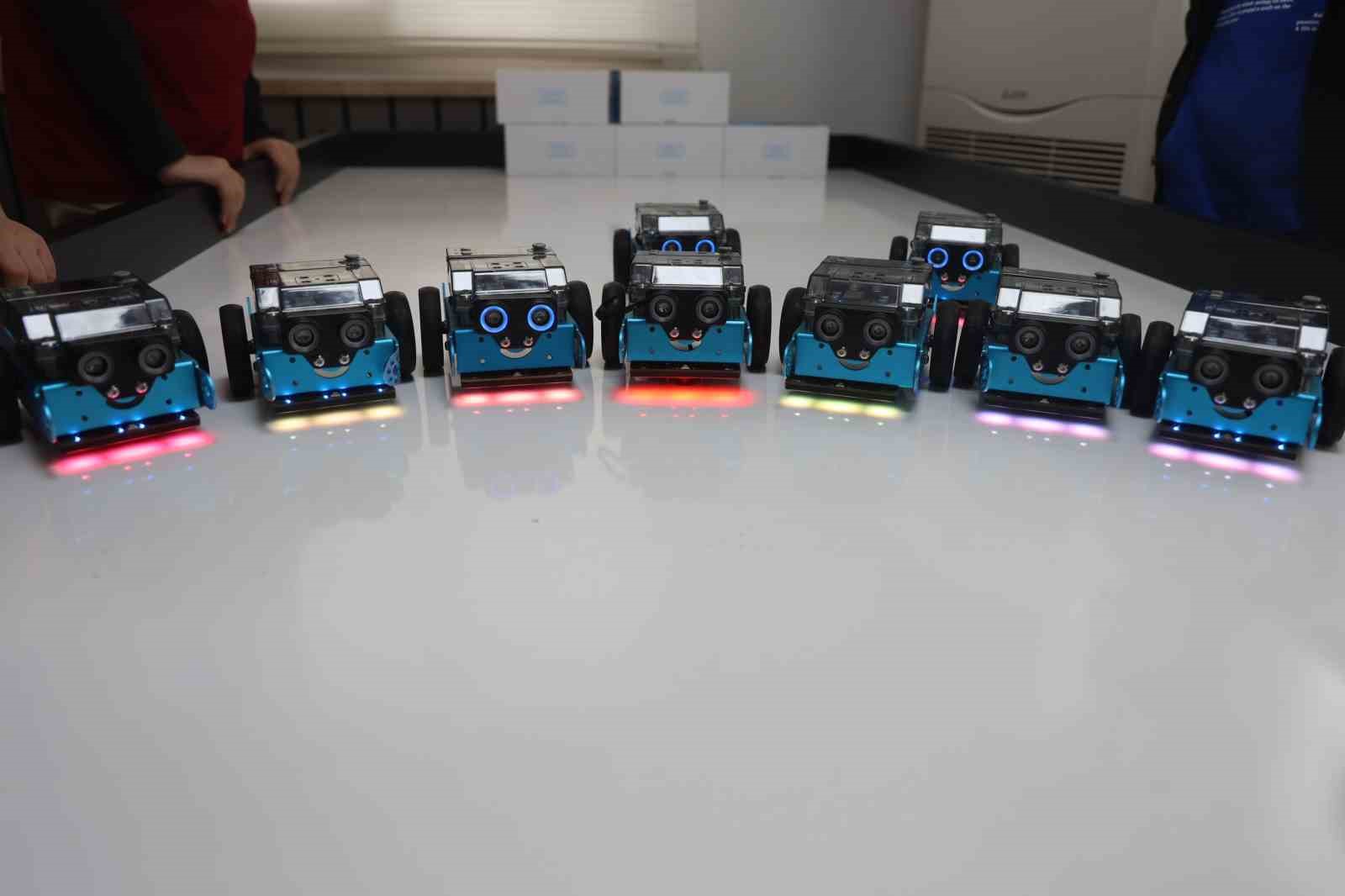 gelecegin kasifleri olacak depremzede cocuklar hataybot robot yarismasina hazirlaniyorlar 4 Q3Vrc3h3