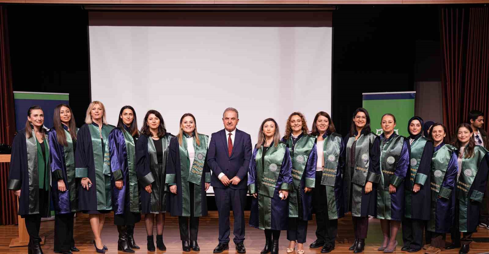 gelecegin saglikcilari beyaz onluklerini giydi 3 jwKGS1Kv