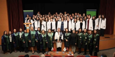 gelecegin-saglikcilari-beyaz-onluklerini-giydi-tCG7I3H5.jpg