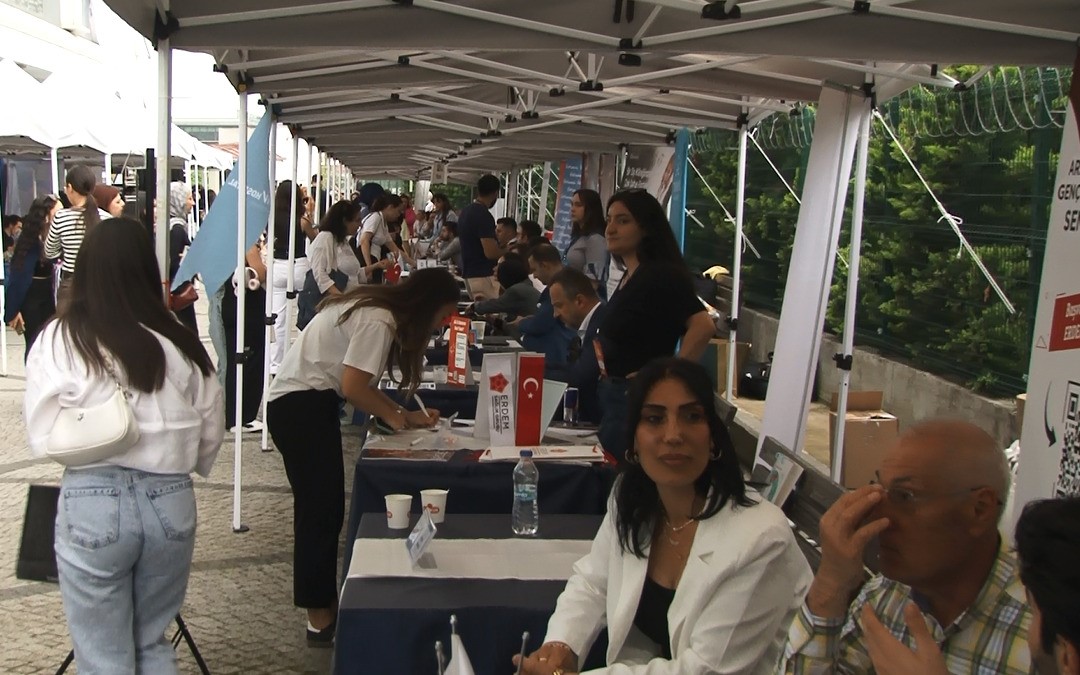 gelecegin saglikcilari sektor temsilcileriyle bulustu 1 neSemfZ9