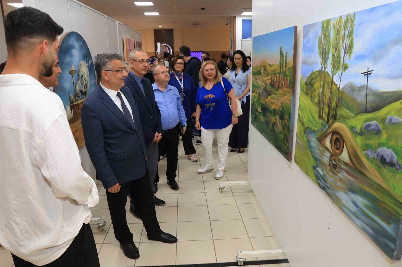 gelecegin sanatcilari mezuniyet sergisinde bulustu 2 VVKGYcaV