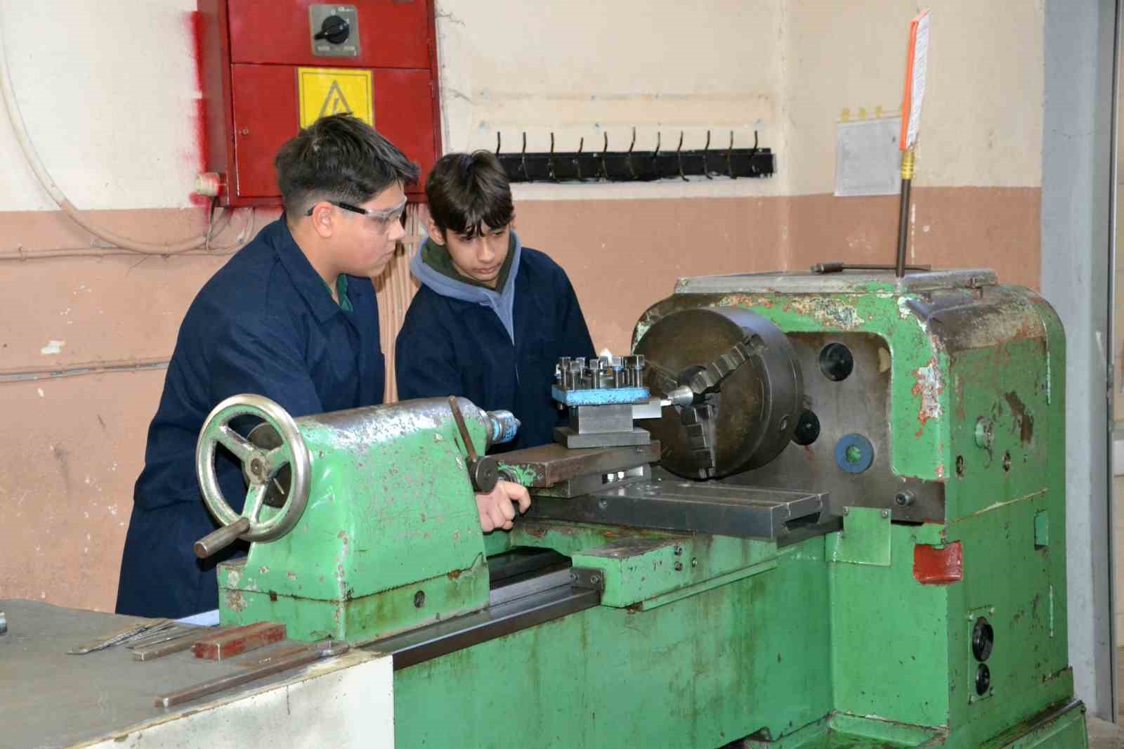 gelecegin savunma sanayi uzmanlari manisada yetisecek 5 LDaXR82e