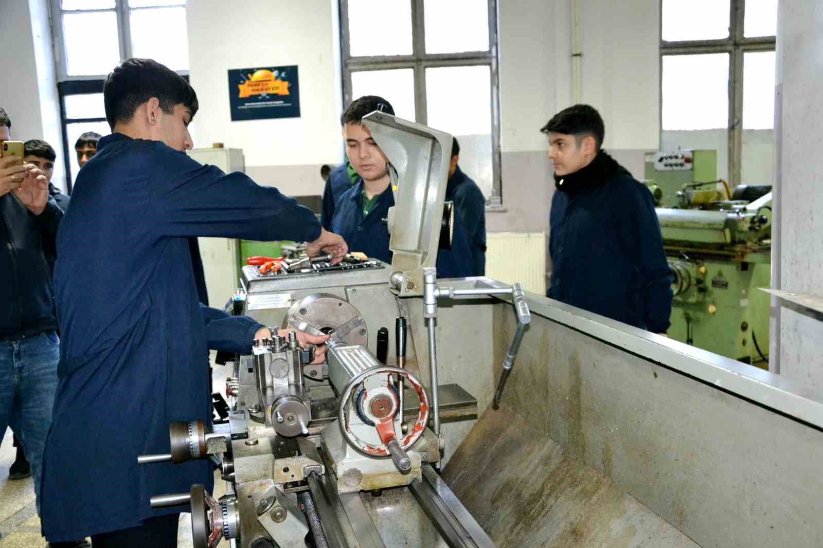 gelecegin savunma sanayi uzmanlari manisada yetisecek 6 hMVC8zTk