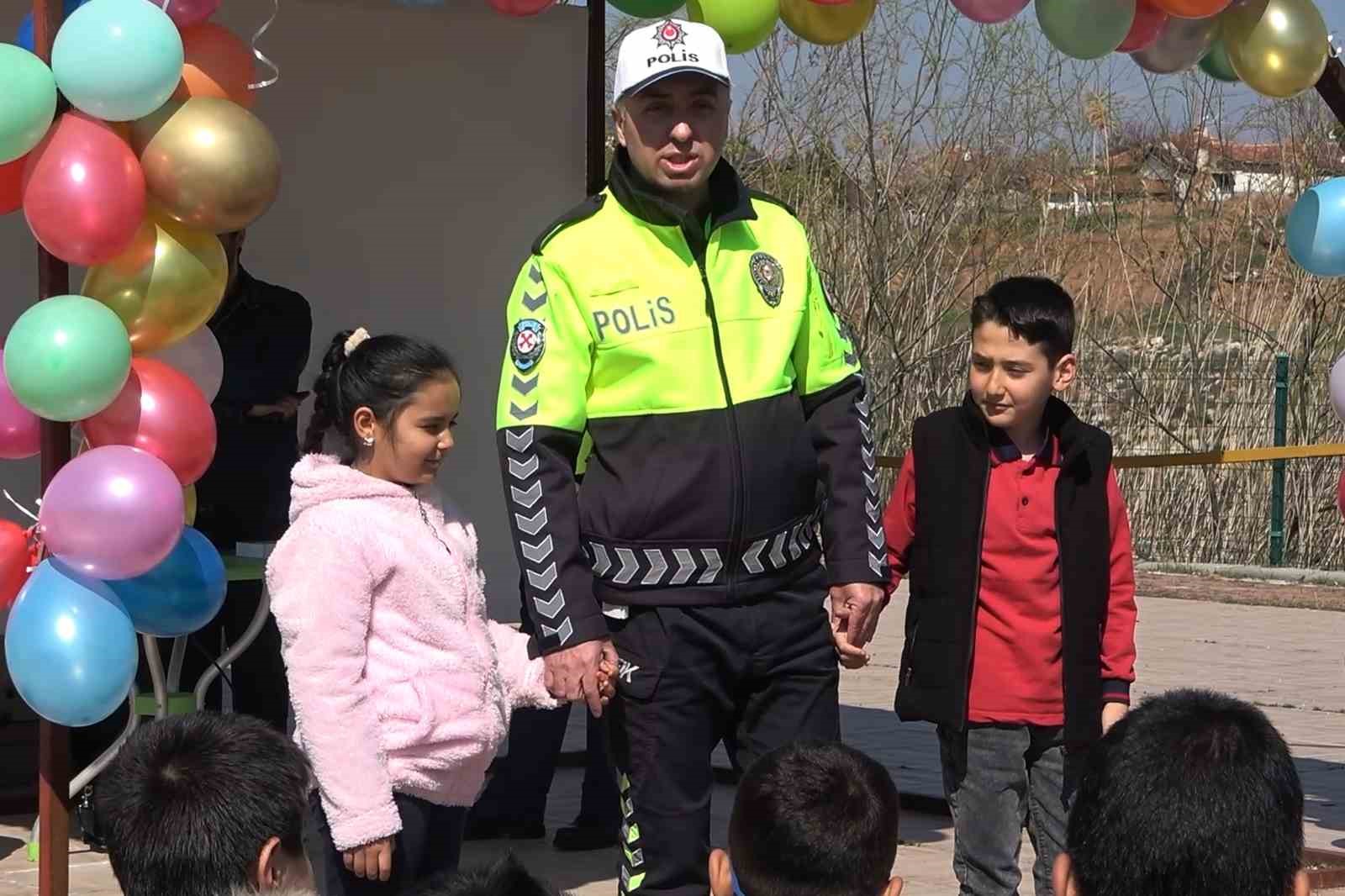 gelecegin suruculeri trafik kurallarini bu parkta ogreniyor binlerce ogrenci egitim aldi 3 SBMjvb8u