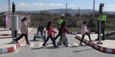 gelecegin-suruculeri-trafik-kurallarini-bu-parkta-ogreniyor-binlerce-ogrenci-egitim-aldi-8qxgsvdc.jpg