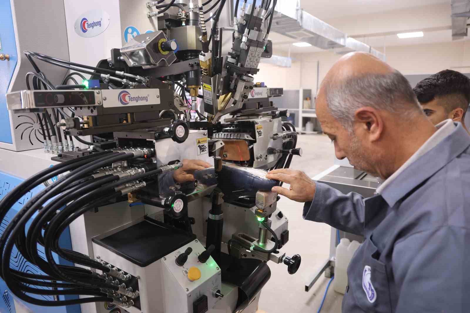 gelecegin ustalarini yetistirecek ayakkabi ortak imalat ve egitim merkezinin acilisi yapildi 5