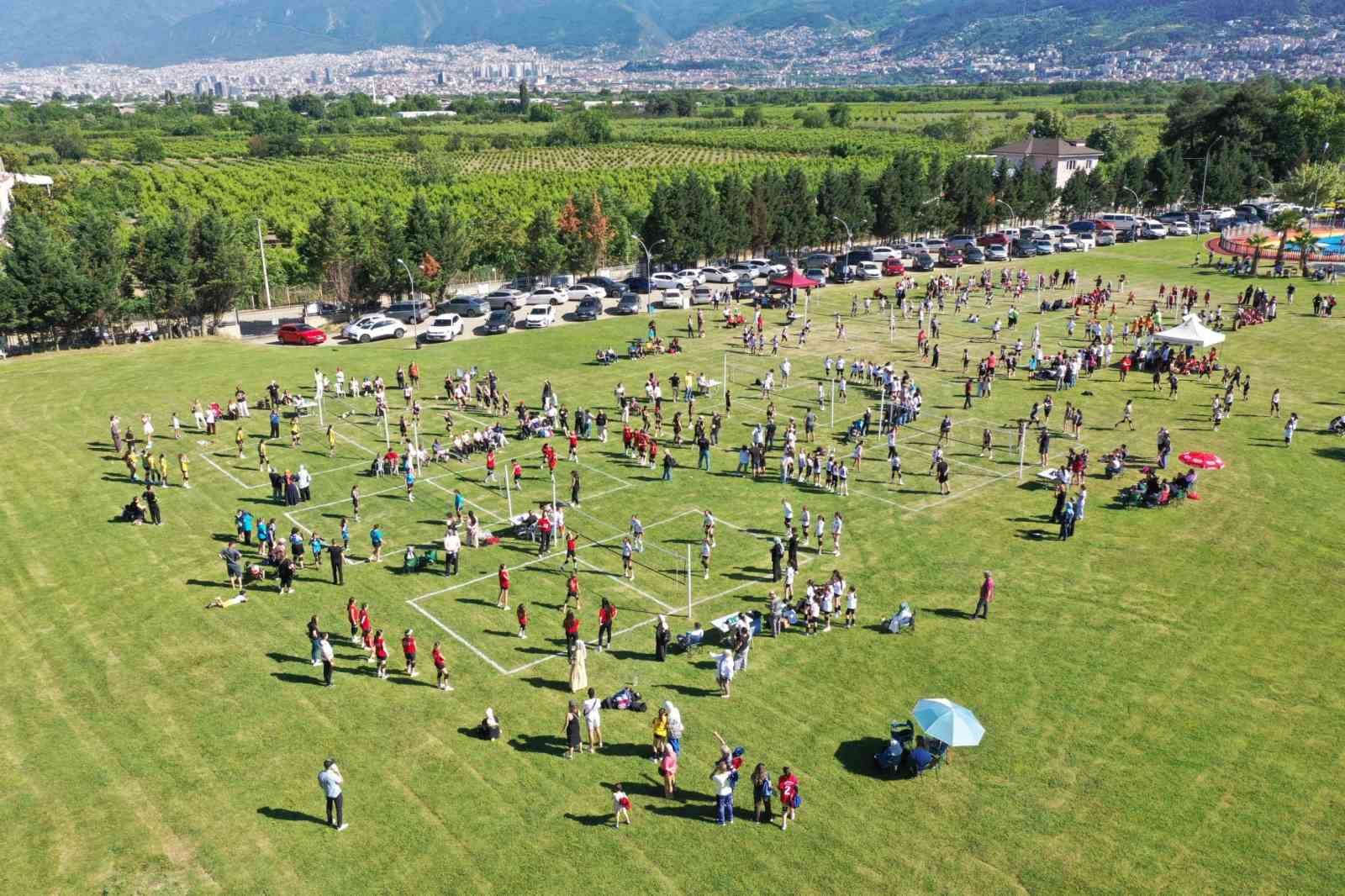 Geleceğin voleybolcuları Osmangazi’de yetişiyor 6 gelecegin voleybolculari osmangazide yetisiyor 2 astWwPCZ