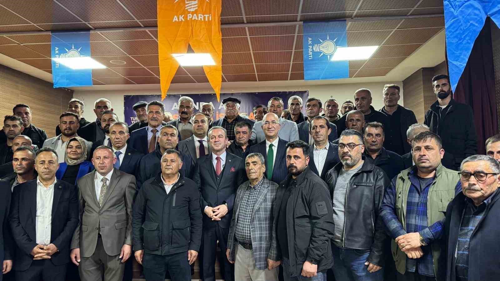 gelecek partisinden istifa eden 35 kisi ak partiye katildi 0 37LQt8wT
