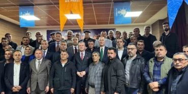 gelecek-partisinden-istifa-eden-35-kisi-ak-partiye-katildi-XhB3nrzZ.jpg