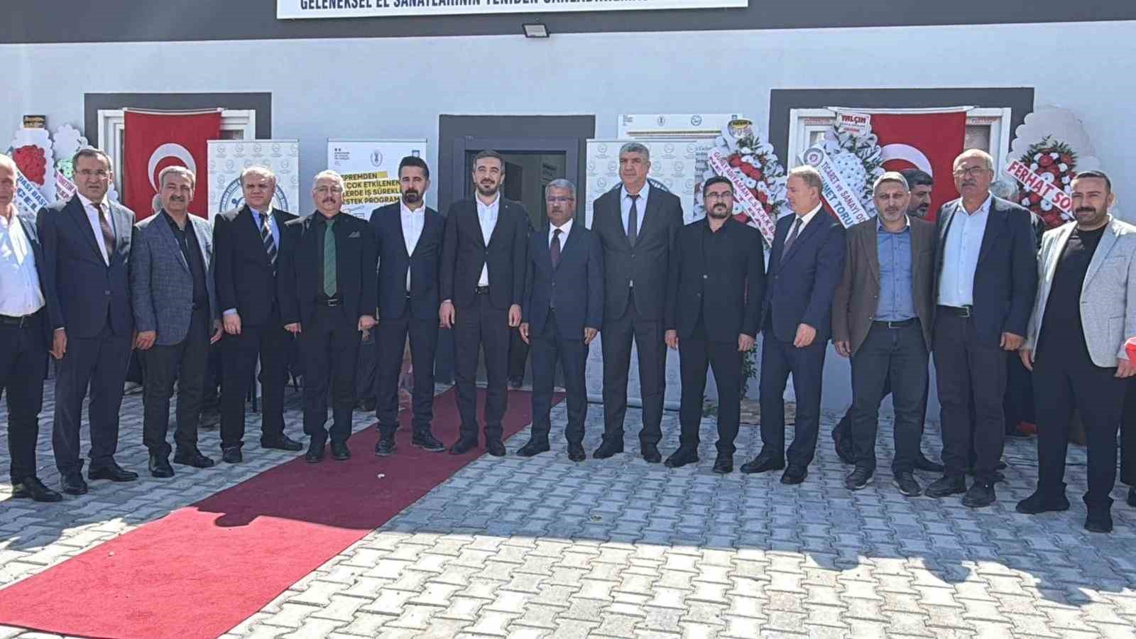 geleneksel el sanatlarinin yeniden canlandirilmasi merkezi acildi 1