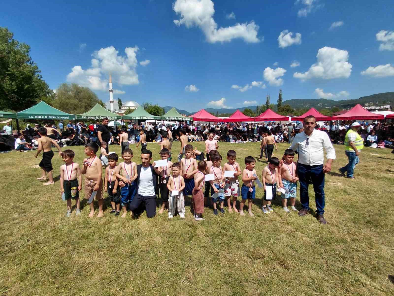 geleneksel hacet bayraminda yarim tondan fazla et dagitildi 5 tnUkUGwr