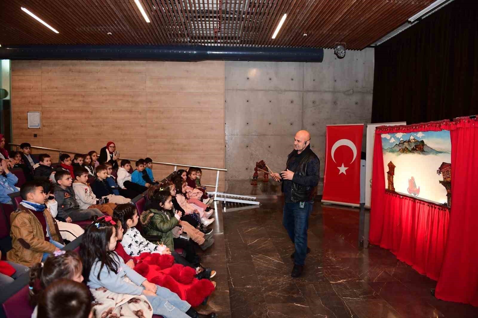 geleneksel karagoz oyunu osmangazide cocuklarla hayat buldu 5 vCaYacK4