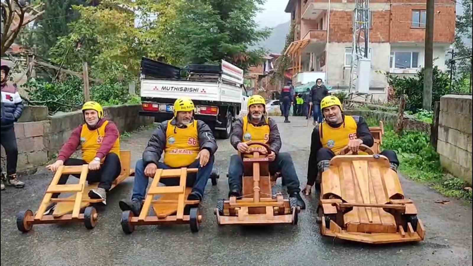 geleneksel tahta araba yarislarina yagmur da engel olamadi 3 1eHlsWHm